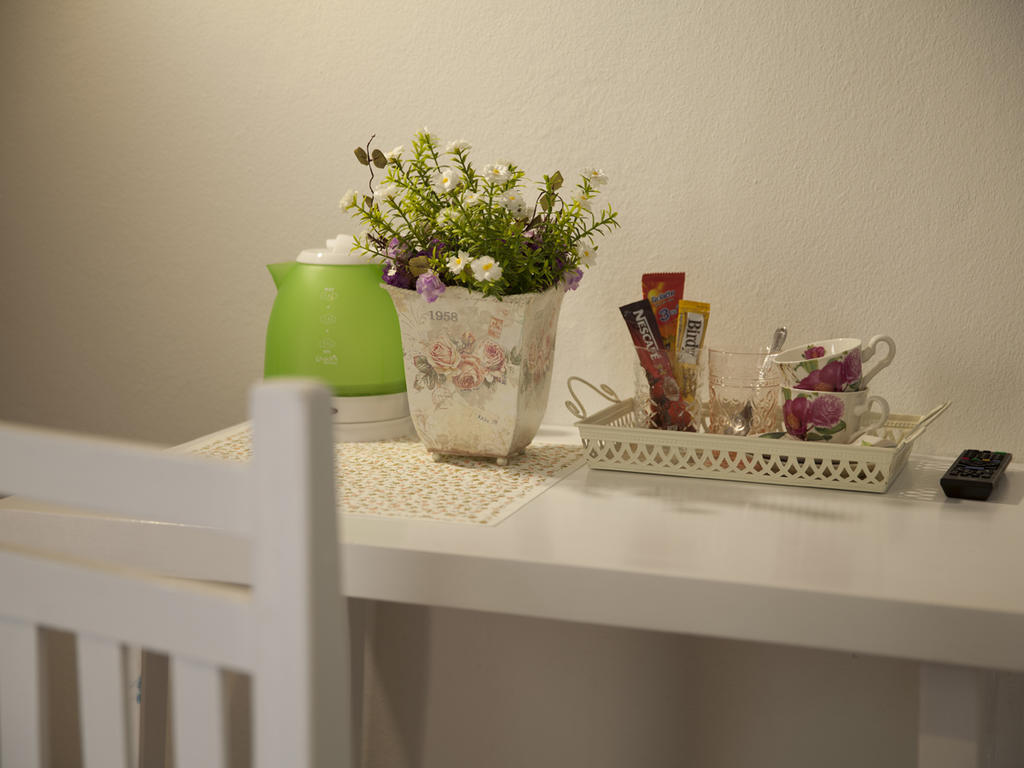 Les Fleurs House Bed & Breakfast Khao Lak Bilik gambar