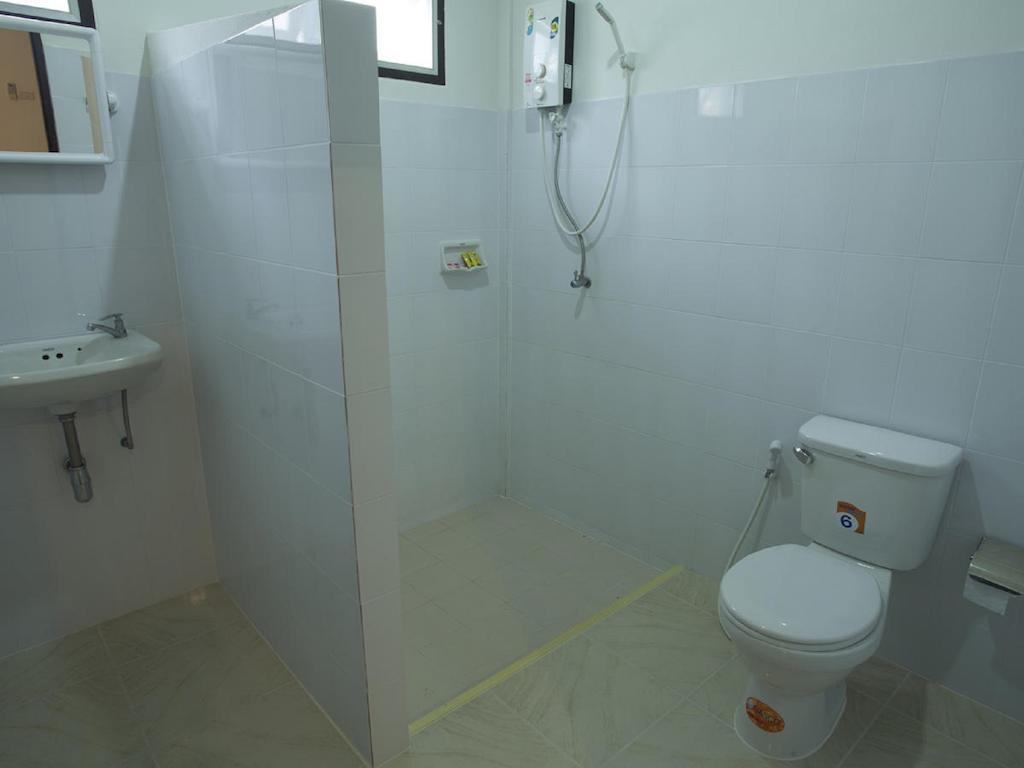 Les Fleurs House Bed & Breakfast Khao Lak Bilik gambar