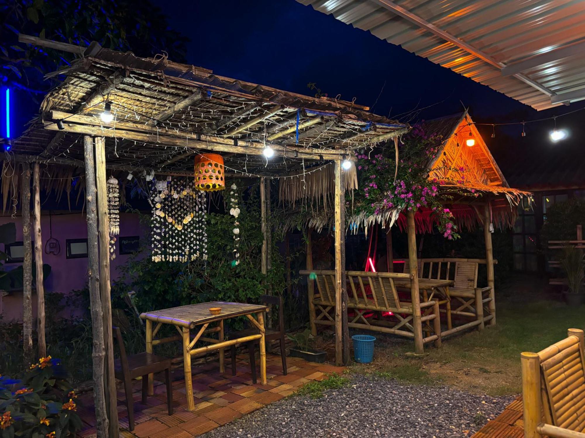 Les Fleurs House Bed & Breakfast Khao Lak Luaran gambar